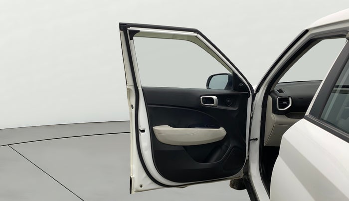 2023 Hyundai VENUE E 1.2, Petrol, Manual, 16,161 km, LHS Front Door