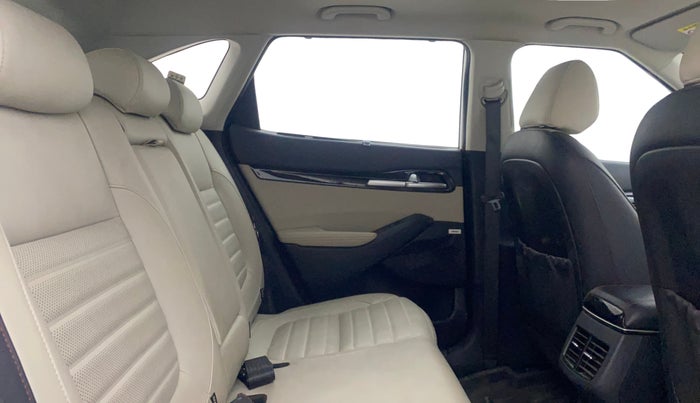 2020 KIA SELTOS GTX PLUS AT 1.5 DIESEL, Diesel, Automatic, 76,180 km, Right Side Rear Door Cabin