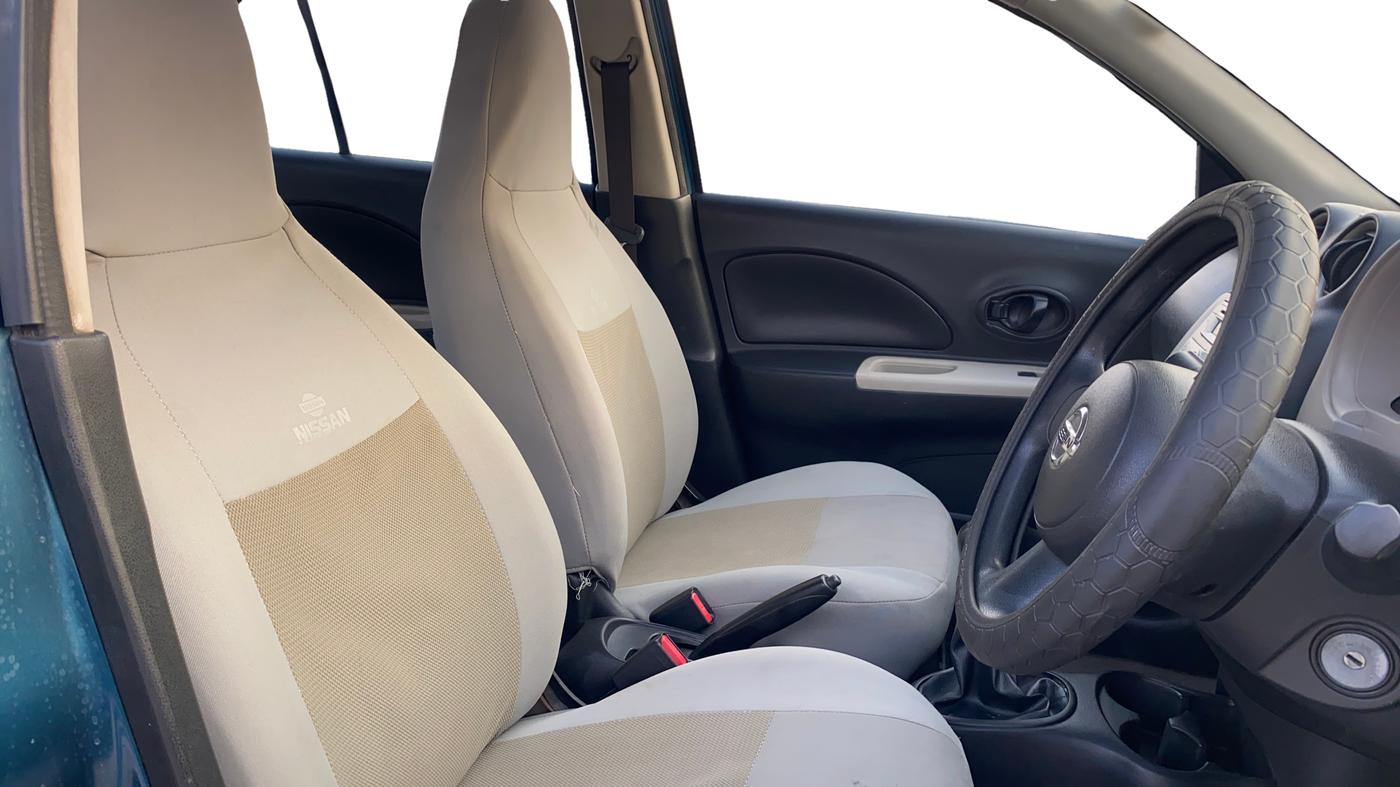 2015 Nissan Micra Active XV, Petrol, Manual, 33,490 km, Right Side Front Door Cabin