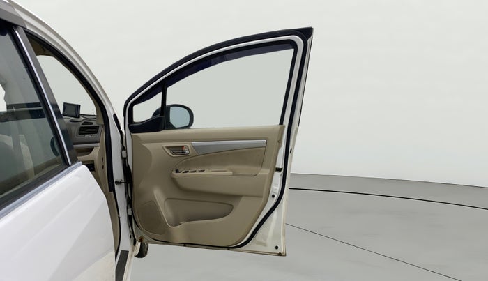 2016 Maruti Ertiga VXI, CNG, Manual, 69,787 km, RHS Front Door