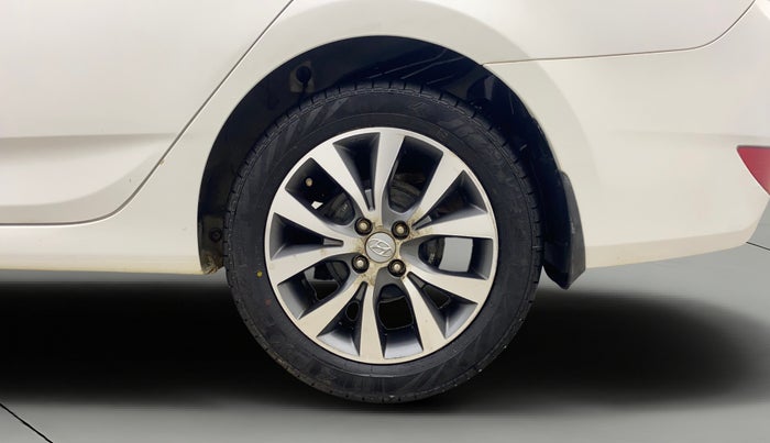 2017 Hyundai Verna 1.6 VTVT SX AT, Petrol, Automatic, 33,291 km, Left Rear Wheel