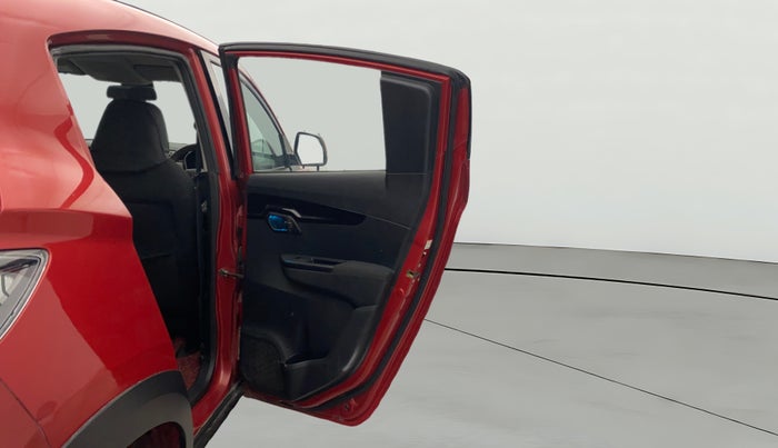 2017 Mahindra KUV 100 NXT K8 D 6 STR, Diesel, Manual, 84,353 km, RHS Rear Door