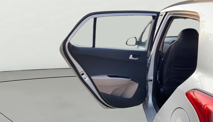 2015 Hyundai Grand i10 SPORTZ 1.2 KAPPA VTVT, Petrol, Manual, 1,44,319 km, LHS Rear Door