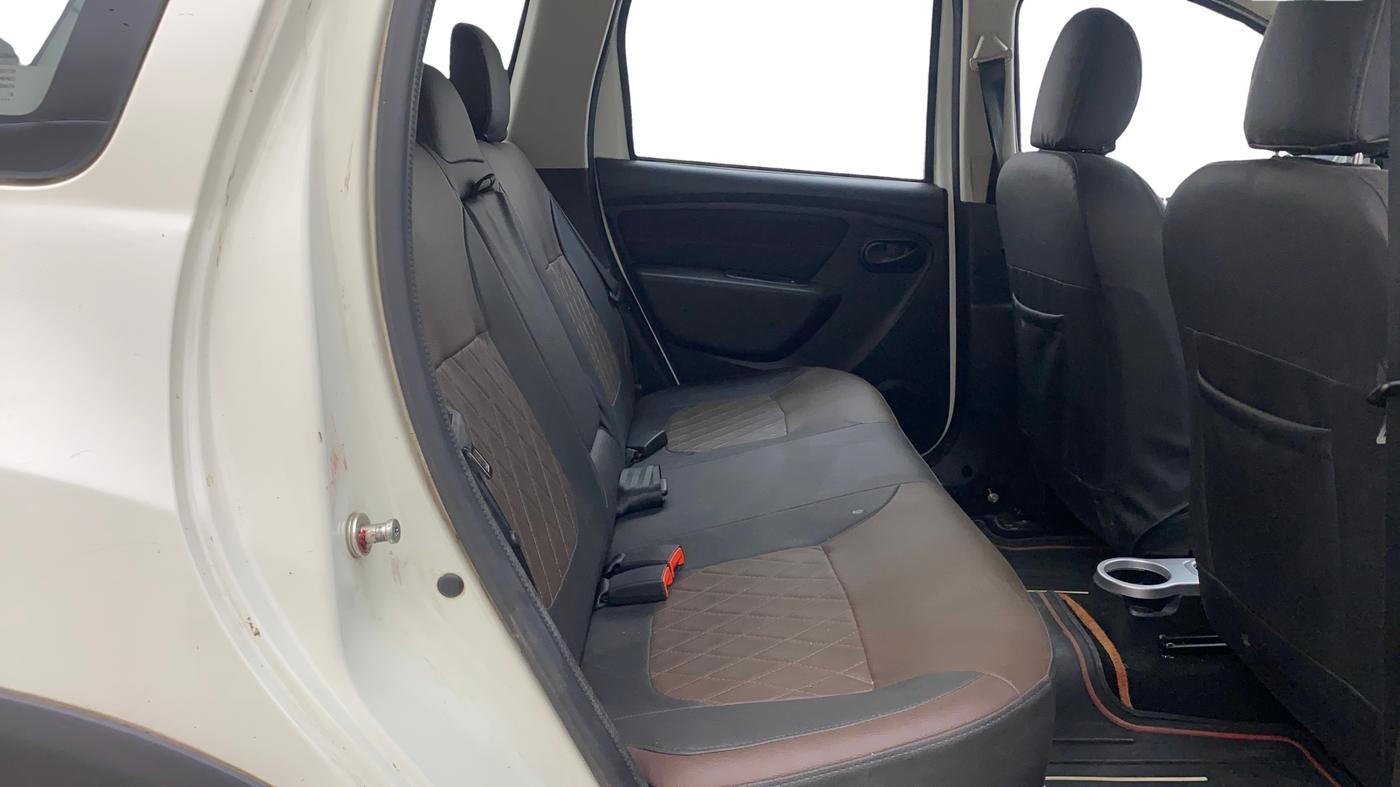 2018 Renault Duster RXS CVT, Petrol, Automatic, 30,921 km, Right Side Rear Door Cabin