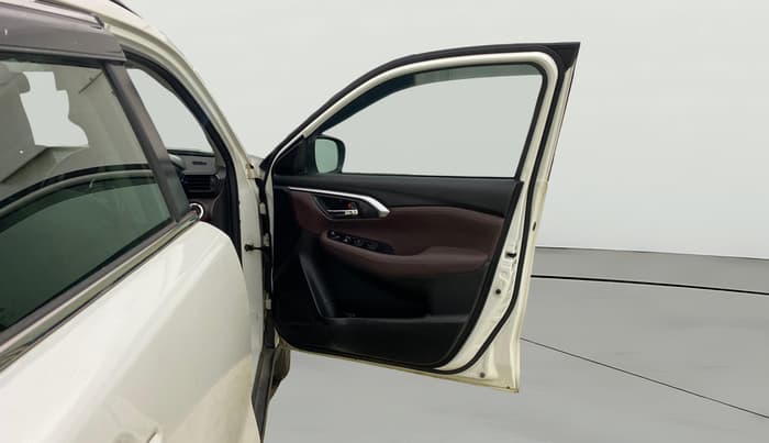 2022 Maruti Grand Vitara ALPHA SMART HYBRID AT, Petrol, Automatic, 34,828 km, RHS Front Door