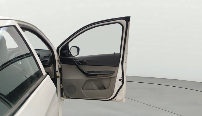 2019 Tata Tiago XZ PETROL, Petrol, Manual, 27,021 km, RHS Front Door