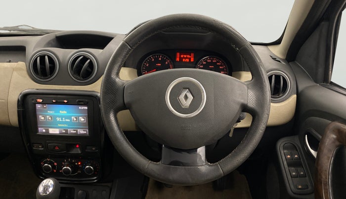 2014 Renault Duster 110 PS RXZ 4X4 MT DIESEL, Diesel, Manual, 1,69,999 km, Steering Wheel Close Up