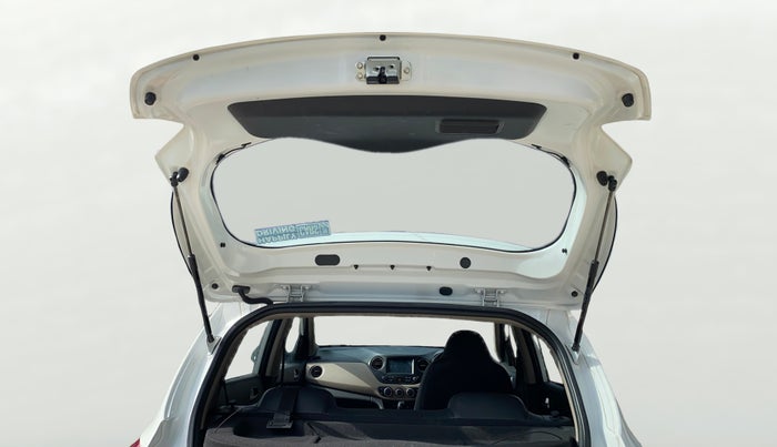2019 Hyundai Grand i10 SPORTZ AT 1.2 KAPPA VTVT, Petrol, Automatic, 32,552 km, Boot Door Open