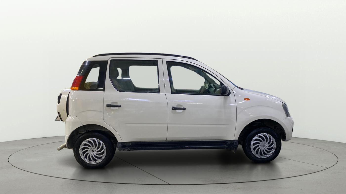 2013 Mahindra Quanto C4, Diesel, Manual, 97,159 km, Right Side View