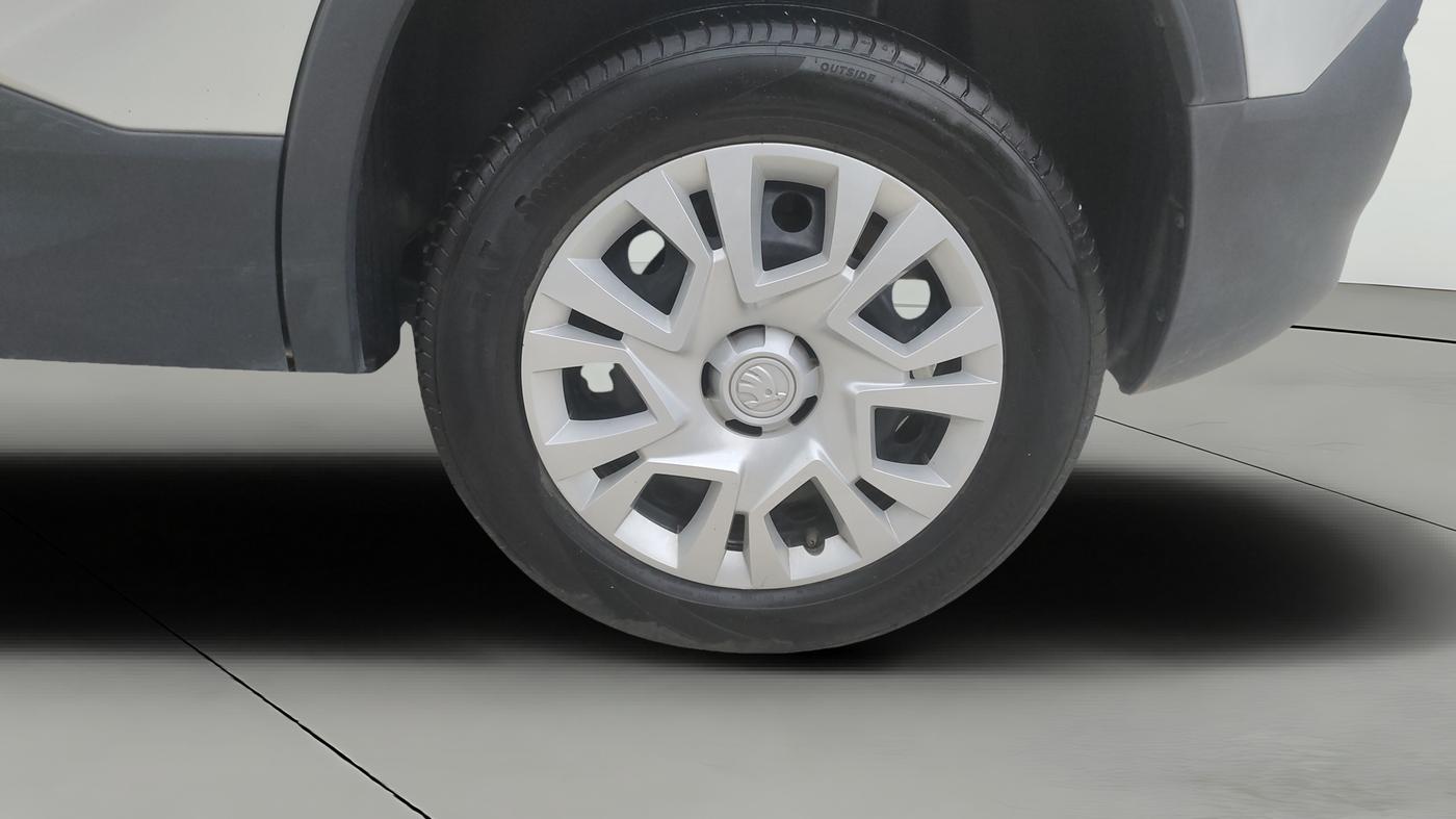 2025 Skoda Kylaq Classic, Petrol, Manual, 21,144 km, Left Rear Wheel