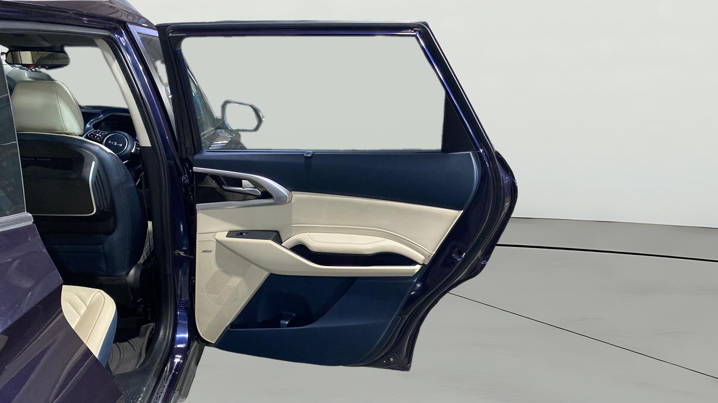 2022 KIA CARENS LUXURY PLUS 1.5 DIESEL AT 7 STR, Diesel, Automatic, 74,424 km, RHS Rear Door