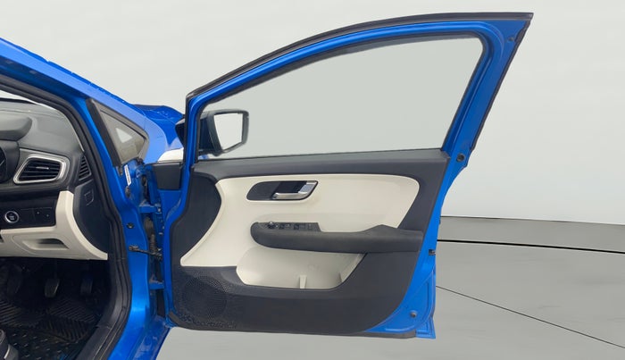 2022 Tata ALTROZ XZ PETROL, Petrol, Manual, 37,724 km, RHS Front Door