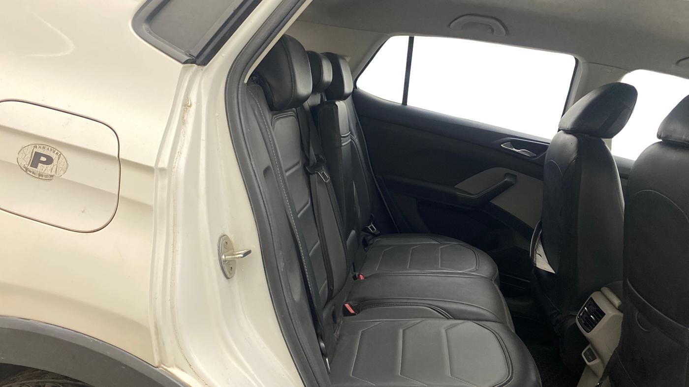 2022 Skoda KUSHAQ AMBITION CLASSIC 1.0L TSI MT, Petrol, Manual, 97,794 km, Right Side Rear Door Cabin