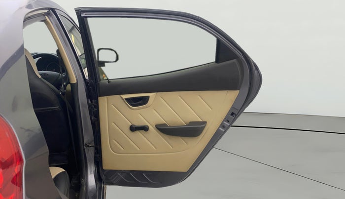 2018 Hyundai Eon MAGNA +, Petrol, Manual, 1,09,456 km, RHS Rear Door