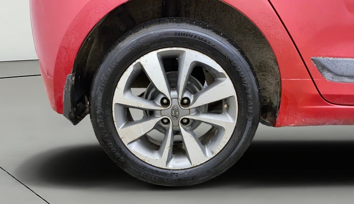 2014 Hyundai Elite i20 ASTA 1.2, Petrol, Manual, 1,15,714 km, Right Rear Wheel