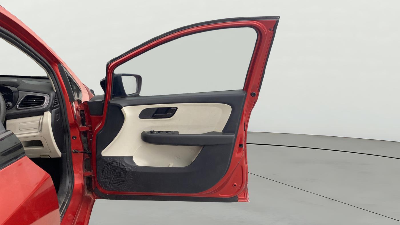 2021 Tata ALTROZ XM PETROL, Petrol, Manual, 53,015 km, RHS Front Door