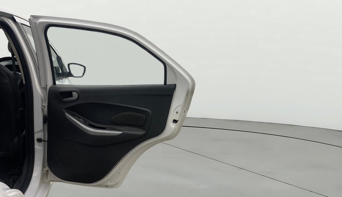 2016 Ford New Figo TITANIUM 1.2 PETROL MT, Petrol, Manual, 1,32,597 km, RHS Rear Door