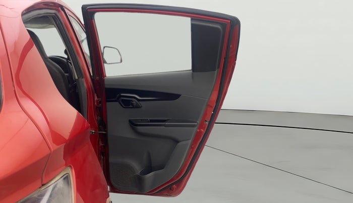 2018 Mahindra KUV 100 NXT K4+ P 6 STR, Petrol, Manual, 15,878 km, RHS Rear Door