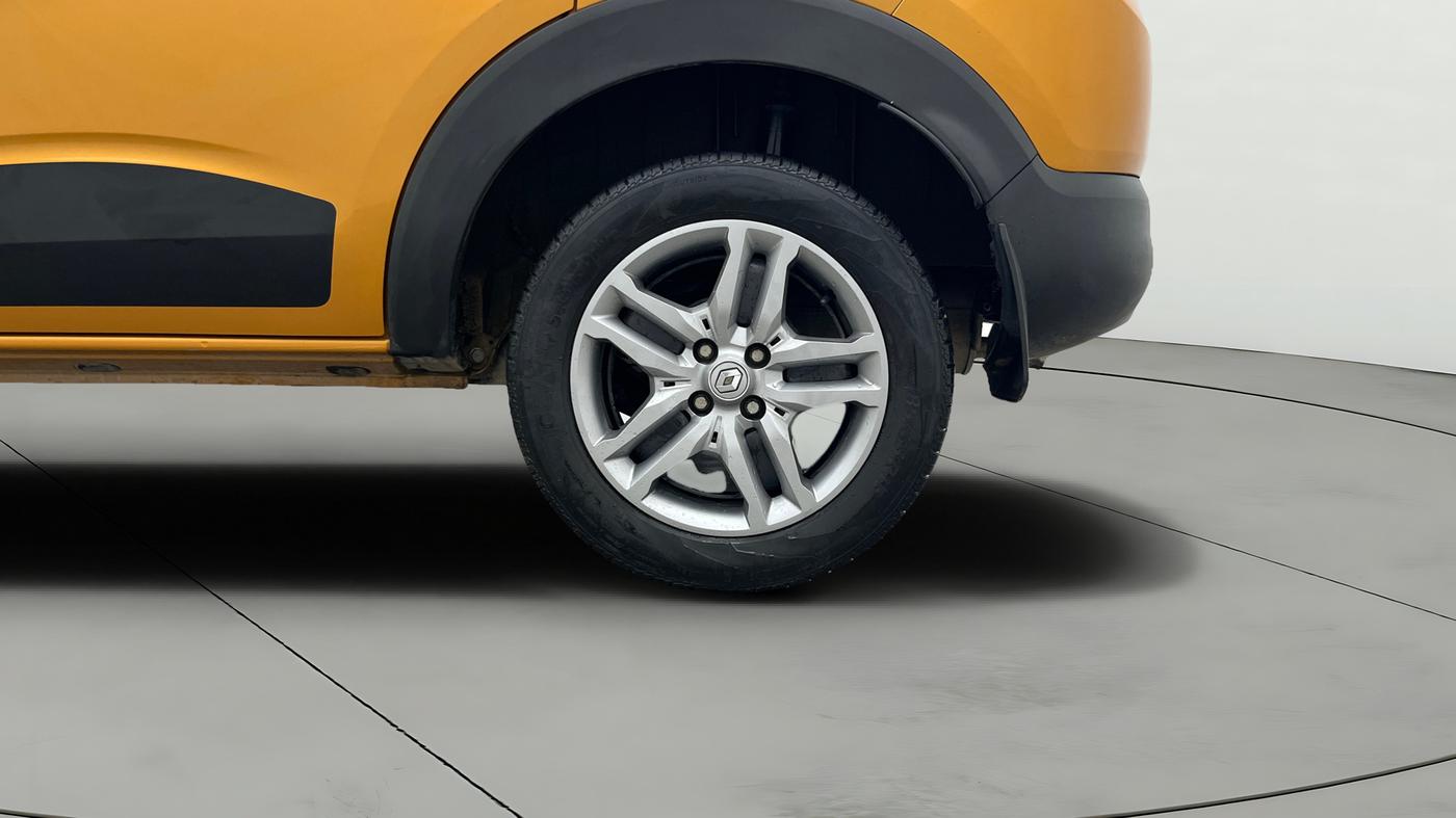 2022 Renault TRIBER RXZ, Petrol, Manual, 33,380 km, Left Rear Wheel