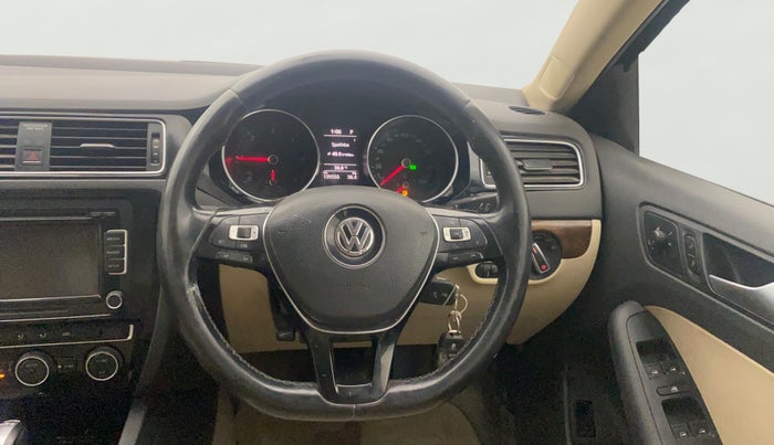 2015 Volkswagen Jetta HIGHLINE TDI AT, Diesel, Automatic, 1,35,517 km, Steering Wheel Close Up