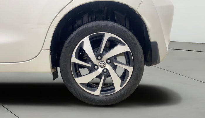 2022 Toyota Glanza V, Petrol, Manual, 32,001 km, Left Rear Wheel