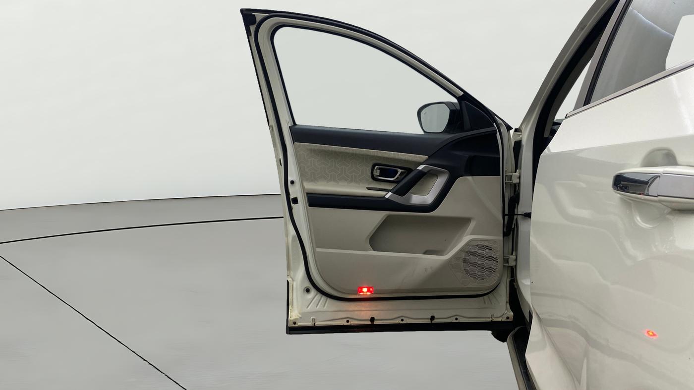 2023 Tata Safari XZA PLUS O 6STR, Diesel, Automatic, 1,11,940 km, LHS Front Door