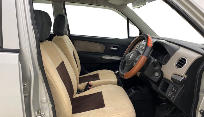 2015 Maruti Wagon R 1.0 VXI, CNG, Manual, 95,149 km, Right Side Front Door Cabin