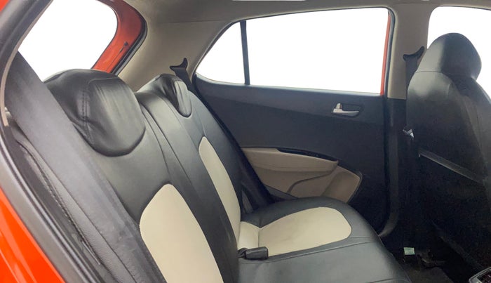 2017 Hyundai Grand i10 SPORTZ (O) AT 1.2 KAPPA VTVT, Petrol, Automatic, 49,030 km, Right Side Rear Door Cabin