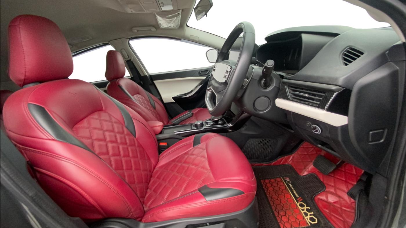 2025 Tata Curvv Creative 1.2 Petrol 7DCA, CNG, Automatic, 19,620 km, Right Side Front Door Cabin