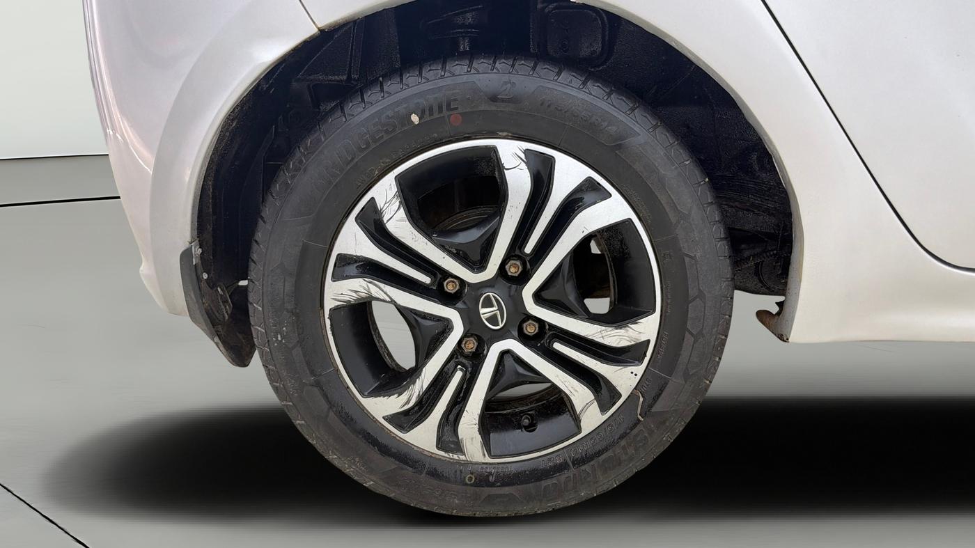 2020 Tata Tiago XZ PETROL, CNG, Manual, 63,745 km, Right Rear Wheel