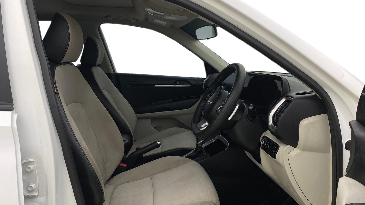 2022 KIA SONET HTX 1.5 AT, Diesel, Automatic, 79,853 km, Right Side Front Door Cabin