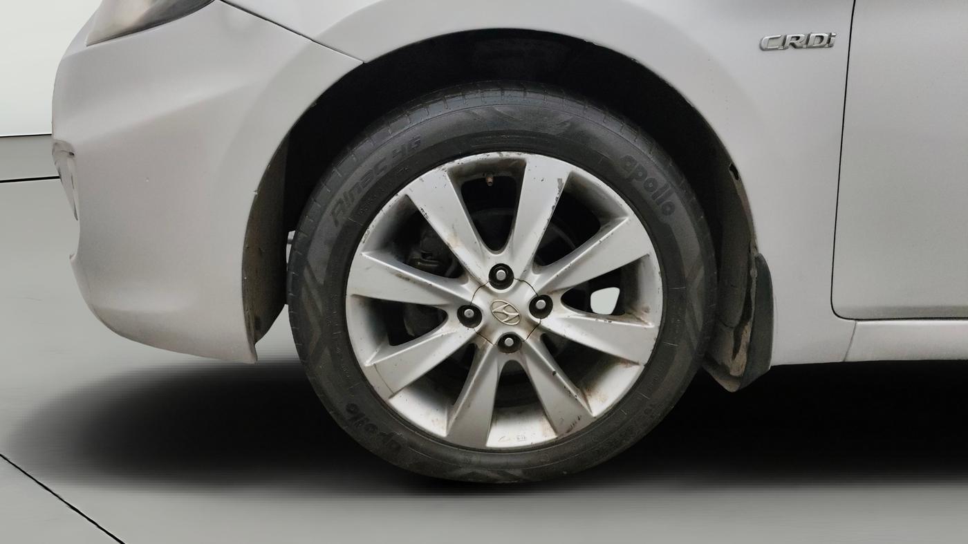 2013 Hyundai Verna FLUIDIC 1.6 CRDI SX, Diesel, Manual, 95,225 km, Left Front Wheel