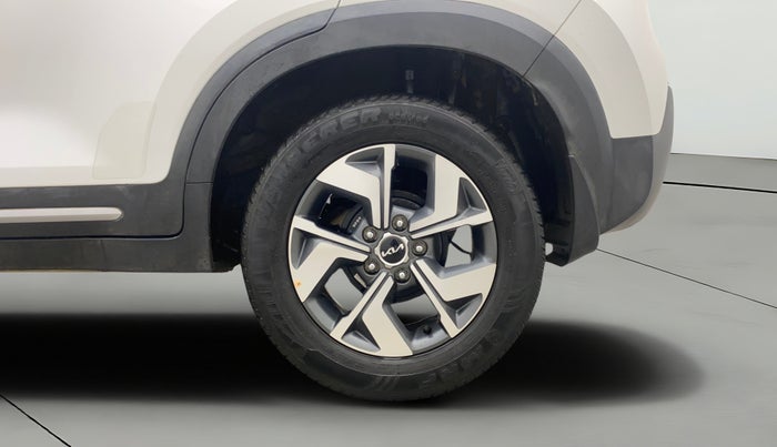 2022 KIA SONET HTX 1.5 AT, Diesel, Automatic, 29,856 km, Left Rear Wheel