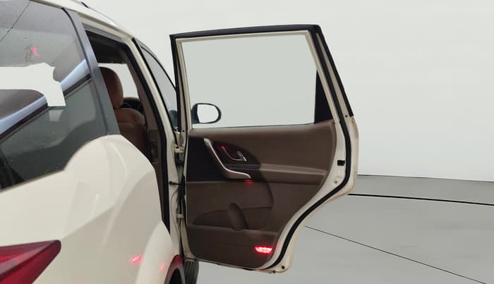 2014 Mahindra XUV500 W6, Diesel, Manual, 1,15,208 km, RHS Rear Door