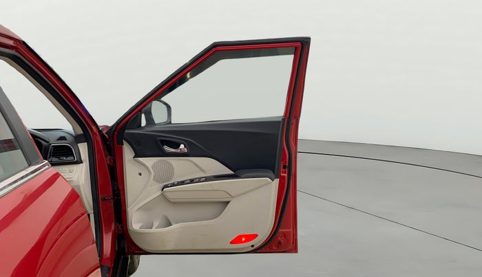 2019 Mahindra XUV300 W8 (O) 1.2 PETROL, Petrol, Manual, 47,794 km, RHS Front Door