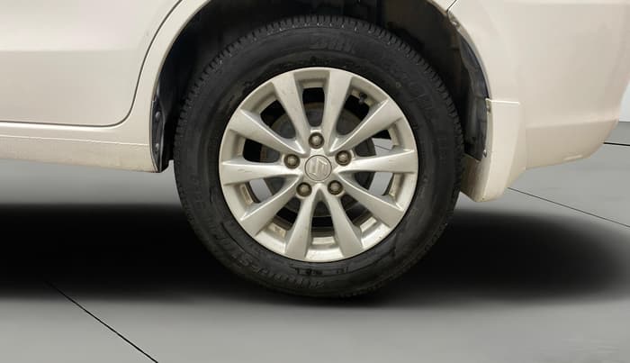 2014 Maruti Ertiga ZDI, Diesel, Manual, 81,227 km, Left Rear Wheel