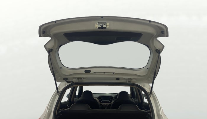 2018 Hyundai Grand i10 SPORTZ AT 1.2 KAPPA VTVT, Petrol, Automatic, 40,043 km, Boot Door Open