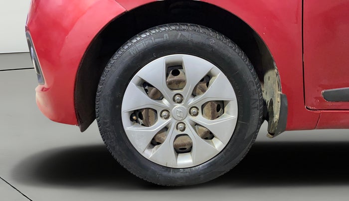 2014 Hyundai Xcent S 1.2, Petrol, Manual, 1,06,542 km, Left Front Wheel