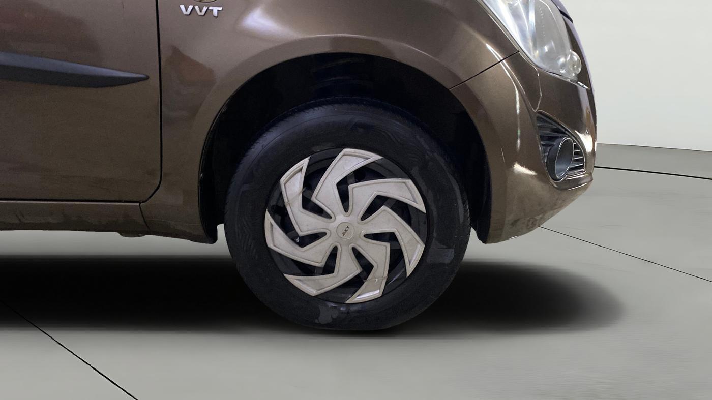 2013 Maruti Ritz VXI, Petrol, Manual, 55,778 km, Right Front Wheel
