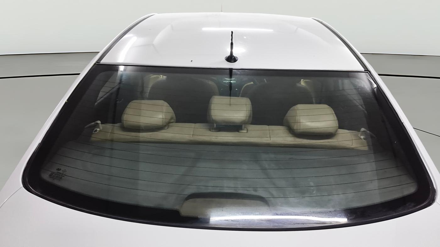 2013 Hyundai Verna FLUIDIC 1.6 VTVT SX, CNG, Manual, 93,983 km, Rear Windshield