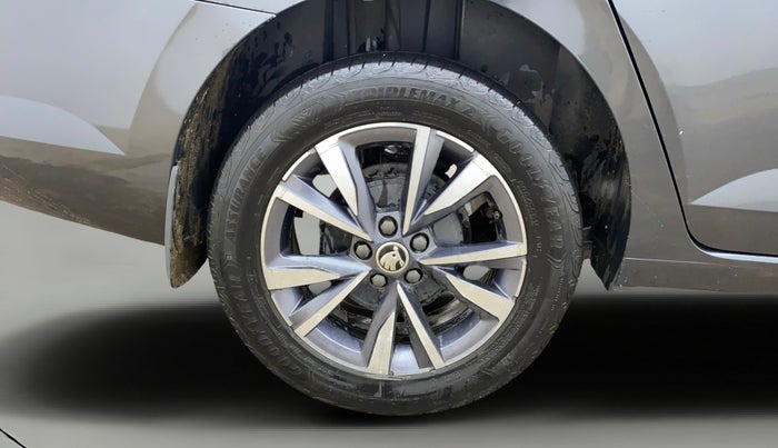 2022 Skoda SLAVIA STYLE 1.0L TSI AT, Petrol, Automatic, 74,692 km, Right Rear Wheel