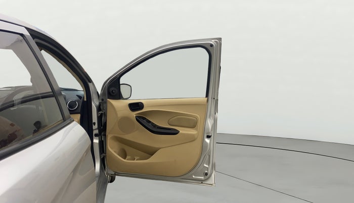 2017 Ford Figo Aspire TITANIUM 1.2 PETROL, Petrol, Manual, 53,528 km, RHS Front Door