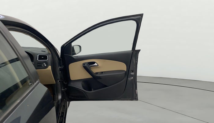 2017 Volkswagen Polo HIGHLINE1.2L, Petrol, Manual, 98,037 km, RHS Front Door