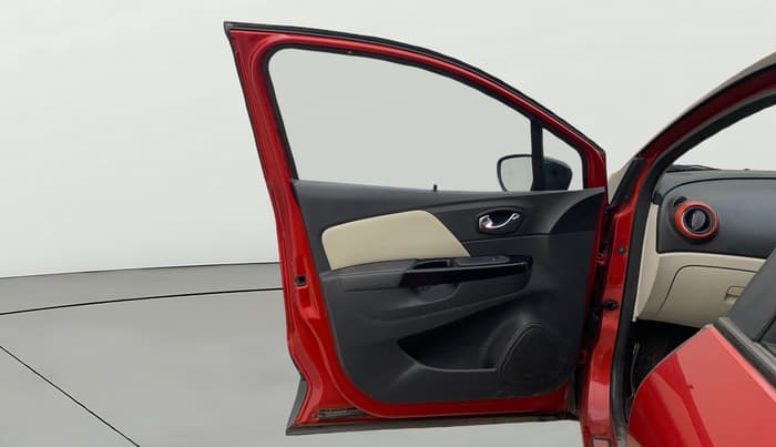 2019 Renault Captur PLATINE DIESEL DUAL TONE, Diesel, Manual, 1,31,819 km, LHS Front Door