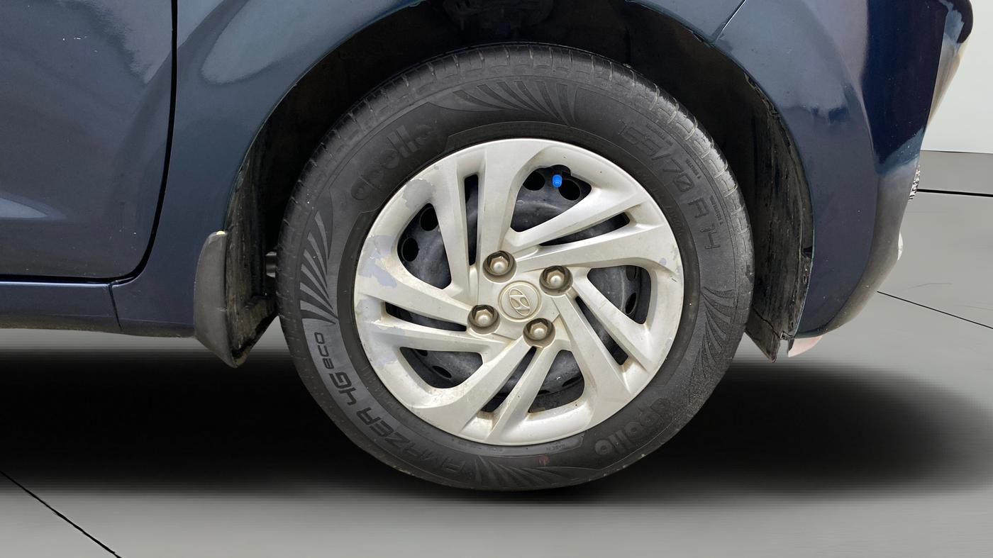 2021 Hyundai GRAND I10 NIOS MAGNA AMT 1.2 KAPPA VTVT, Petrol, Automatic, 1,00,812 km, Right Front Wheel