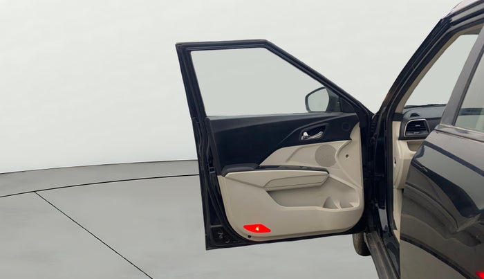 2019 Mahindra XUV300 W8 (O) 1.5 DIESEL, Diesel, Manual, 80,155 km, LHS Front Door