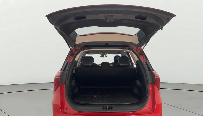 2021 Mahindra XUV700 AX 5 P MT 5 STR, Petrol, Manual, 83,425 km, Boot Door Open