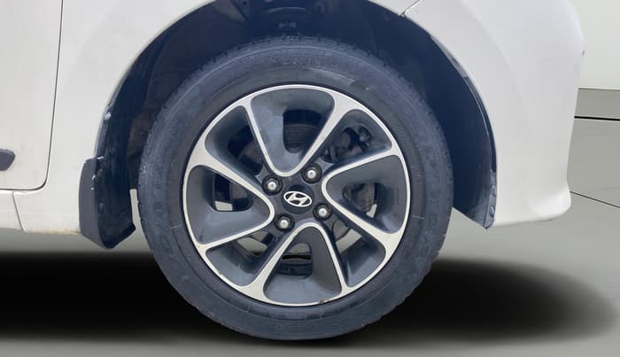 2017 Hyundai Grand i10 SPORTZ (O) AT 1.2 KAPPA VTVT, Petrol, Automatic, 31,831 km, Right Front Wheel
