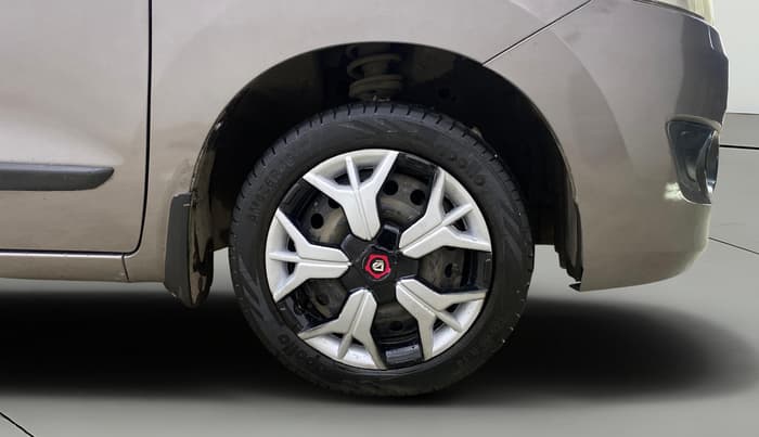2016 Maruti Wagon R 1.0 VXI AMT, CNG, Automatic, 79,392 km, Right Front Wheel