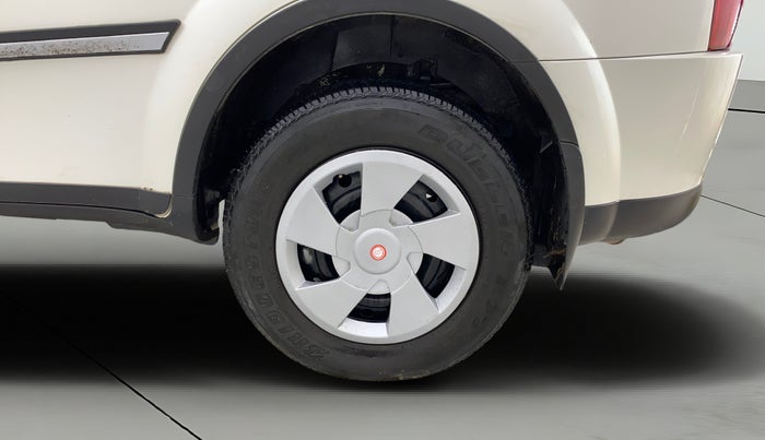 2017 Mahindra XUV500 W6, Diesel, Manual, 99,388 km, Left Rear Wheel